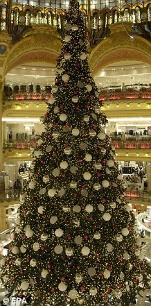 News Photo 1 - Europe - Samakaalikam - X_mas_special