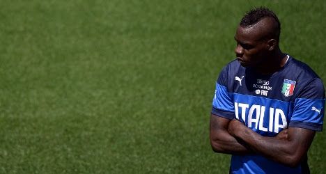 News Photo 1 - Not Applicable - Special Annoucements - balotelli_wont_get_kiss