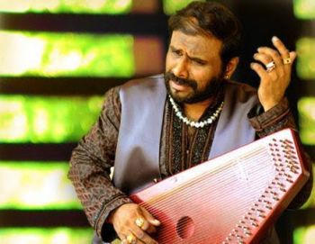 News Photo 1 - America - Arts-Literature - pandit_ramesh_in_pravasi_channel