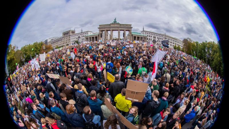 News Photo 1 - Germany - Otta Nottathil - global_climate_demo_strarted