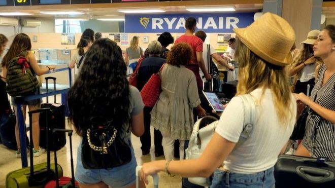 News Photo 1 - Germany - Otta Nottathil - 211120196baggage