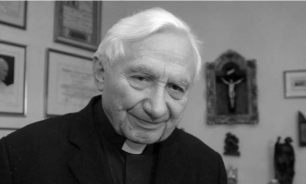 News Photo 1 - Germany - Otta Nottathil - mon_george_ratzinger_dead