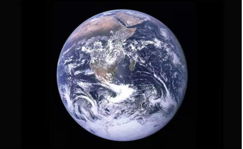 News Photo 2 - U.K. - Otta Nottathil - earth_inner_core_rotate_opposite_direction