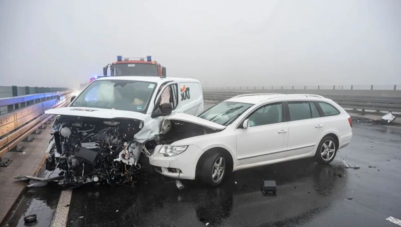 Photo #1 - Germany - Otta Nottathil - massive_road_accidents_germany_bad_weather