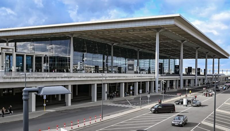 Photo #1 - Germany - Otta Nottathil - airport_strike_germany_more_flights_cancelled